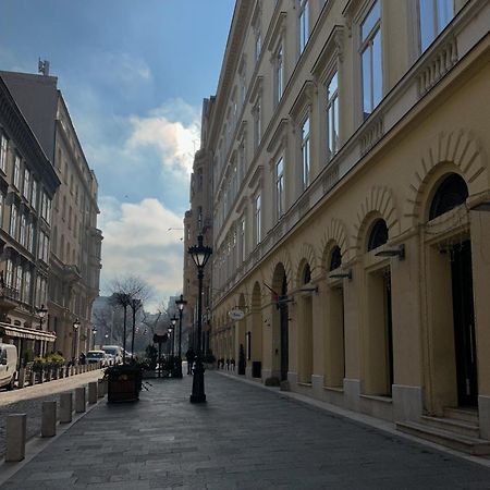 Dolce Vita Basilica Budapest Bagian luar foto