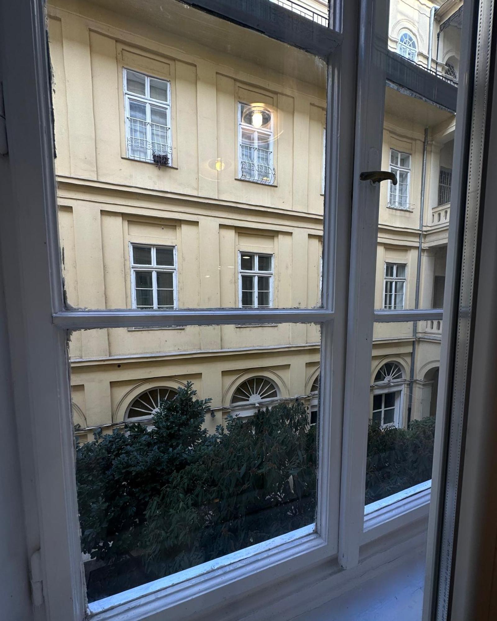 Dolce Vita Basilica Budapest Bagian luar foto