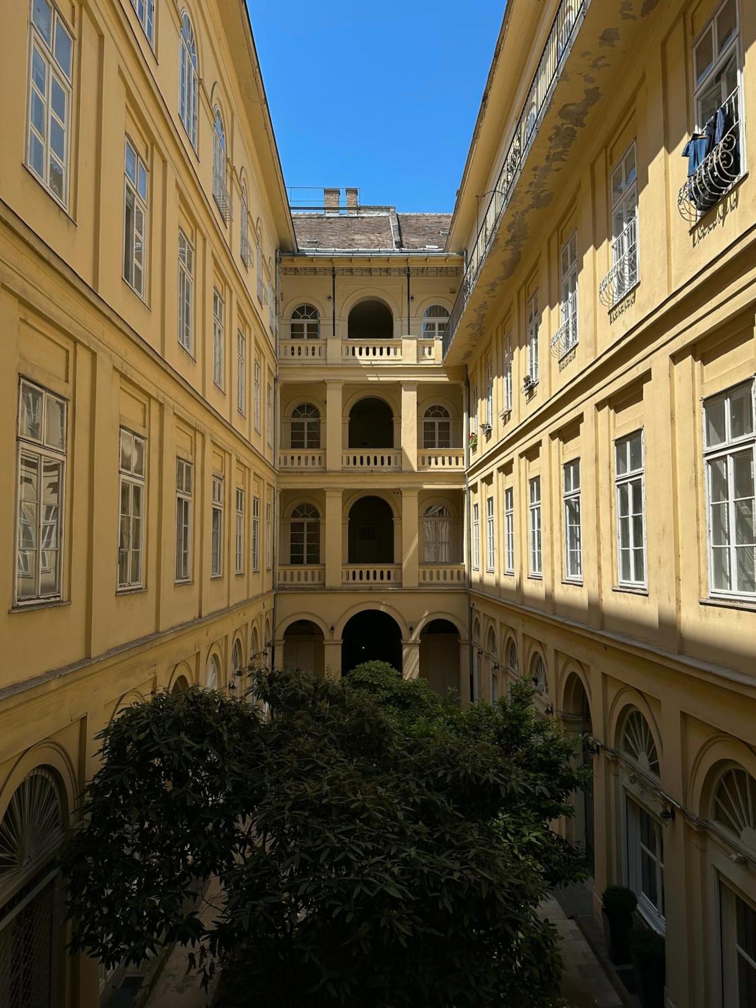 Dolce Vita Basilica Budapest Bagian luar foto
